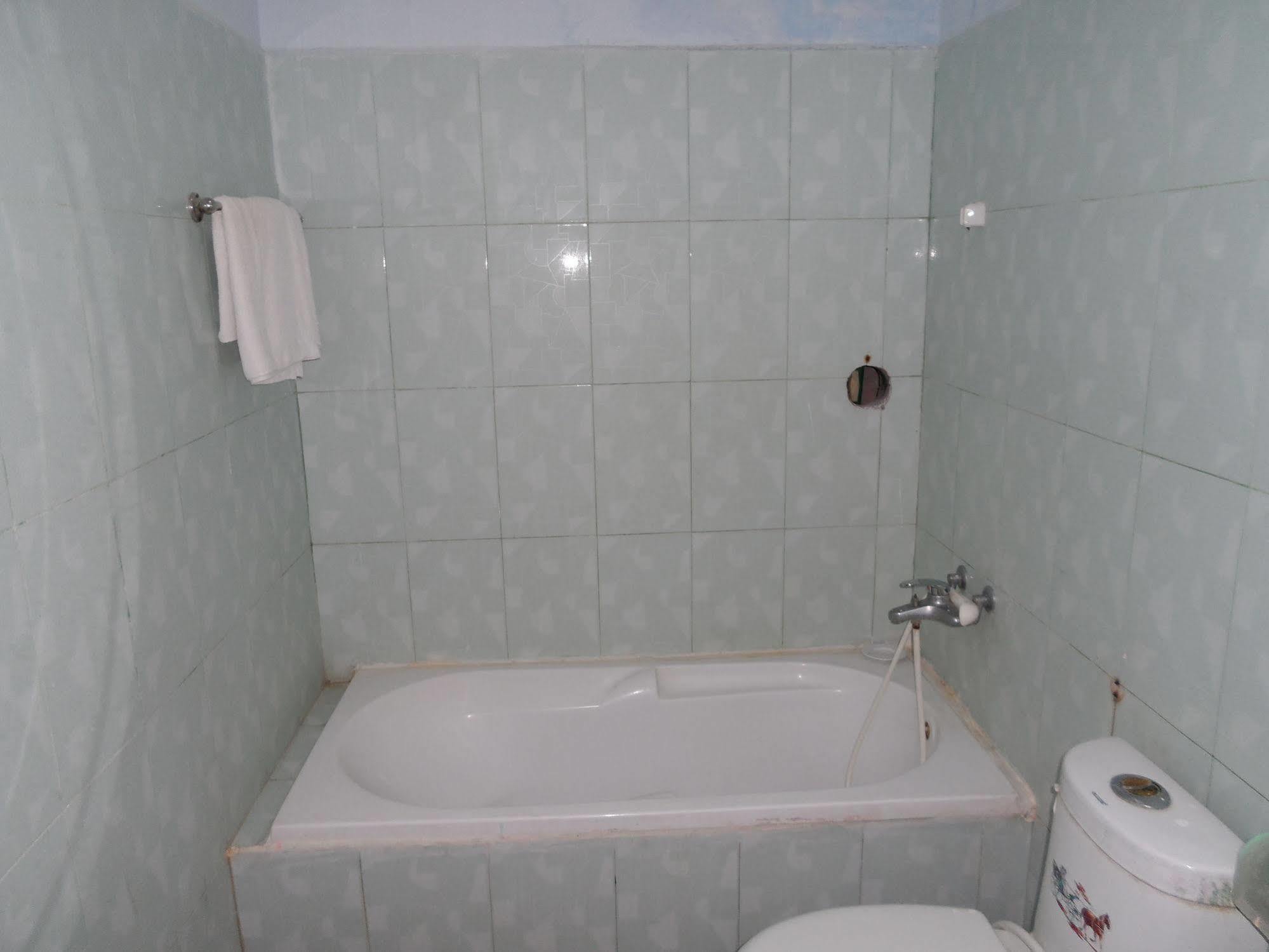 Khách sạn Rang Dong 2*