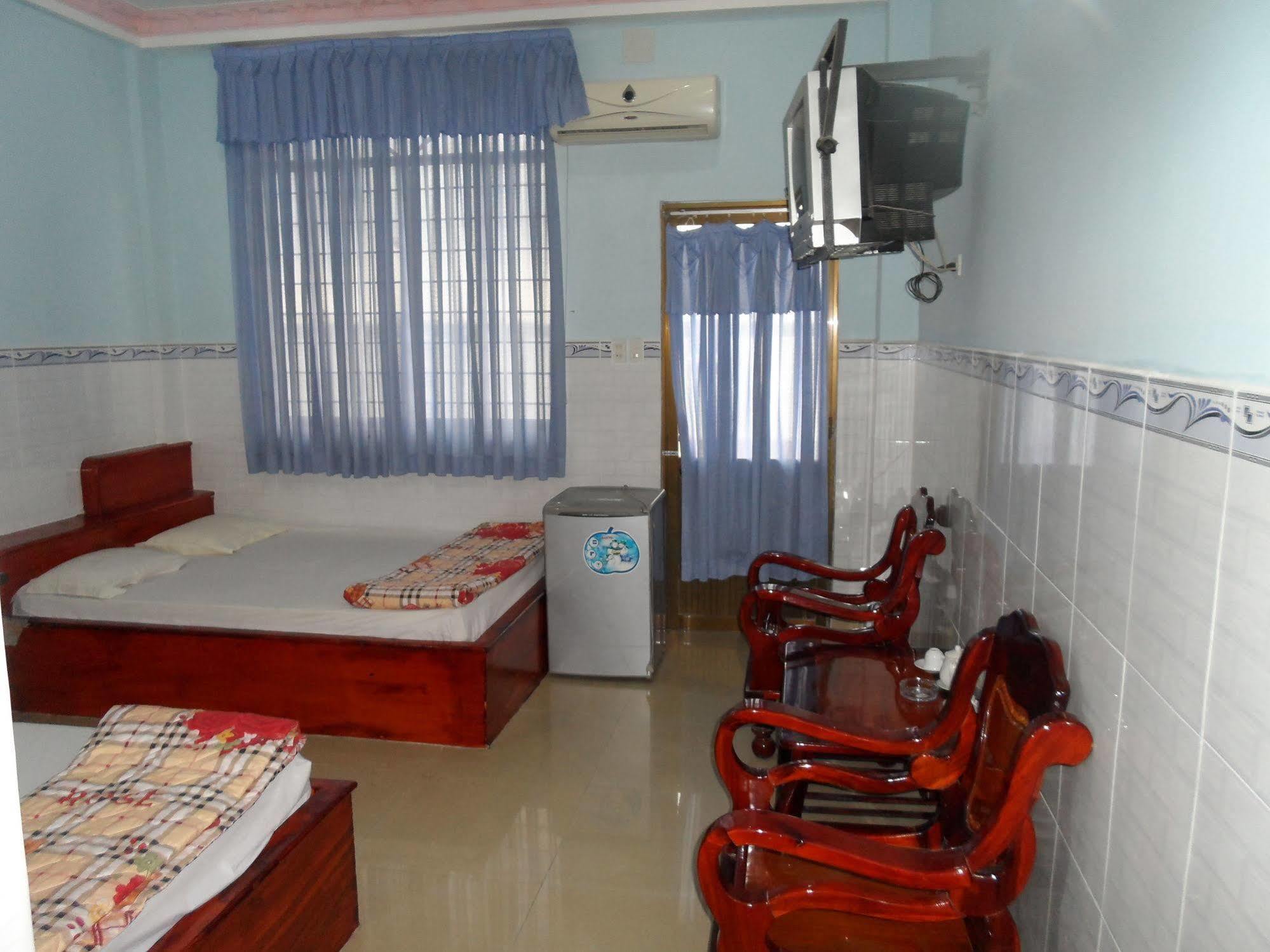 Khách sạn Rang Dong 2*