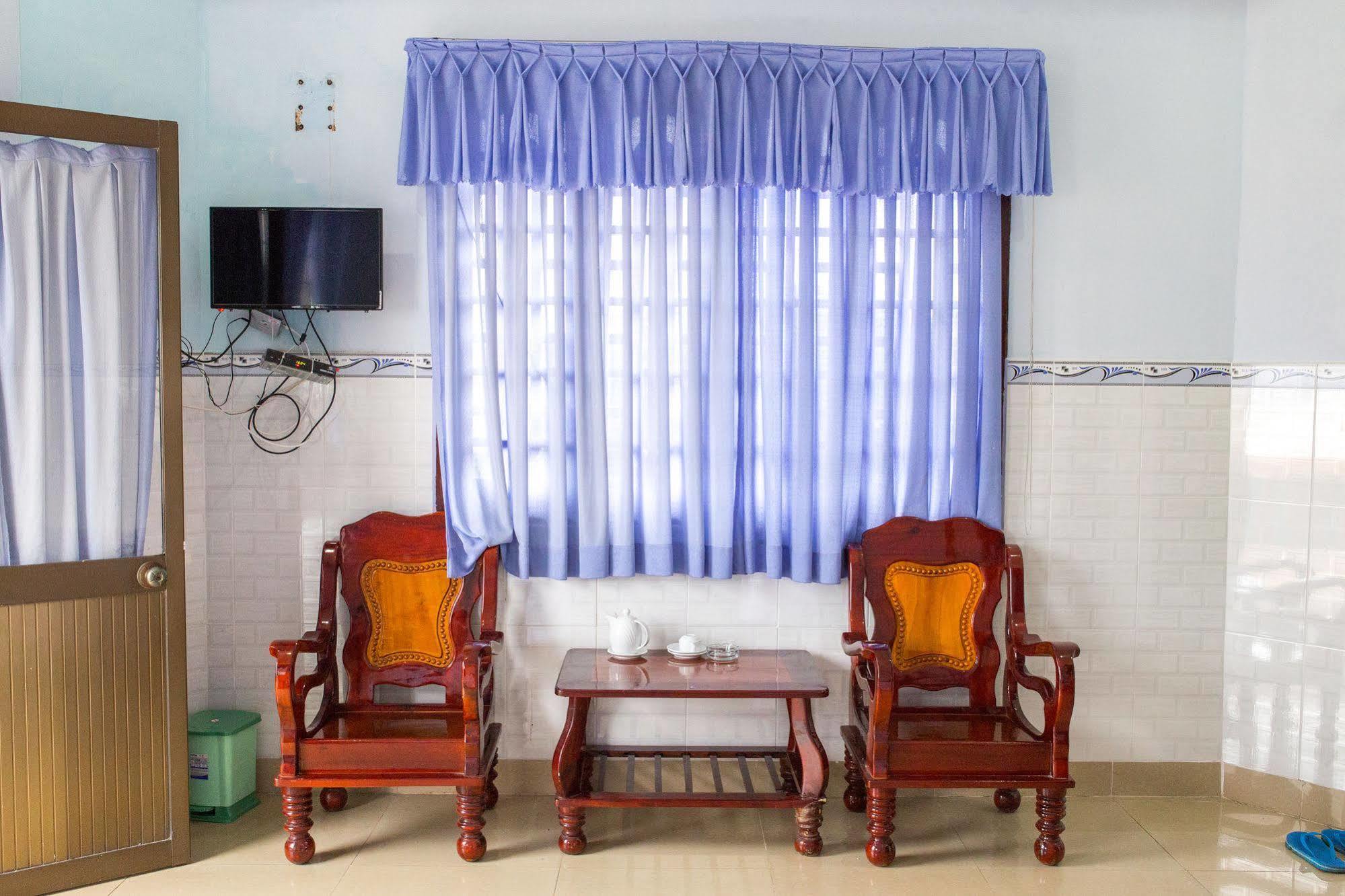 Rang Dong Khách sạn 2*