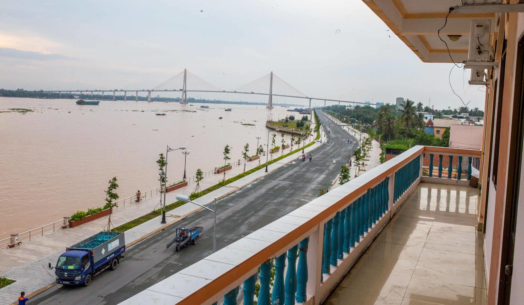 Khách sạn Rang Dong 2*